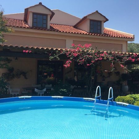 Rafina Great Feeling Villa Bagian luar foto